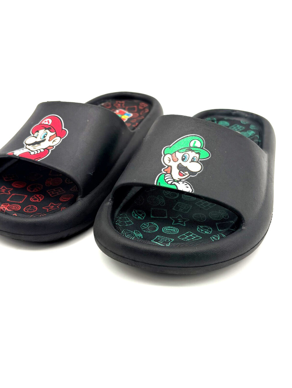 GroundUp Nintendo Super Mario & Luigi Boys Slides Sandals Black Size 4